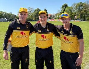 Debutanten Joshua Brown, Mark Wolfe en Oliver White