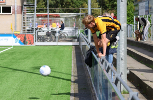 Max Hagemann heeft er een sport bij: hordenlopen.