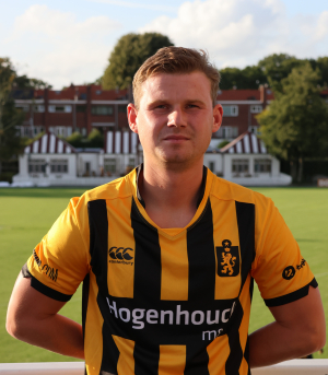 Thijn von Brucken Fock werd in de herdenkingswedstrijd van zijn broertje Aucke uiteindelijk de matchwinnaar met twee treffers.