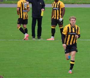 Tien minuten na rust keert Phil Altimari terug in de ploeg na een blessure.