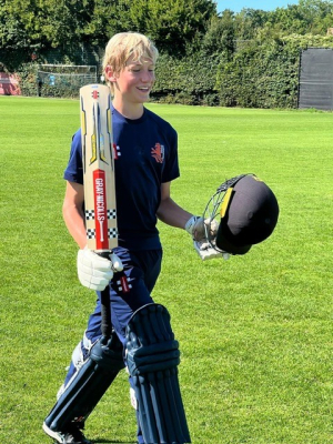 Teun van Amerongen blij met eerste century