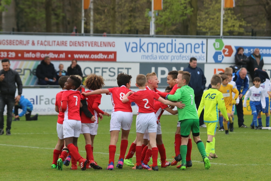 Grote vreugde bij PSV U09 na het behalen van het kampioenschap