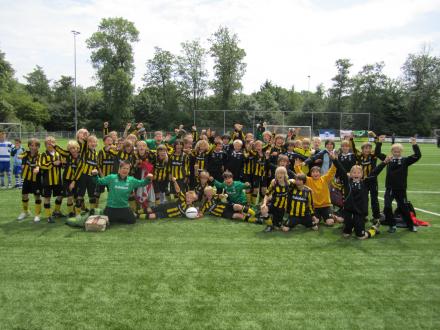 Zeven E-teams van HVV present op het gezellige Concordia-toernooi in Delft.