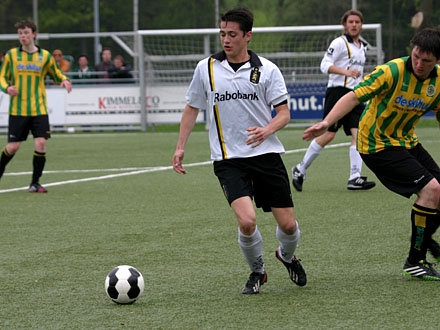 Tommie Steens .. maker van de 2e goal in de thuiswedstrijd tegen Wateringse Veld